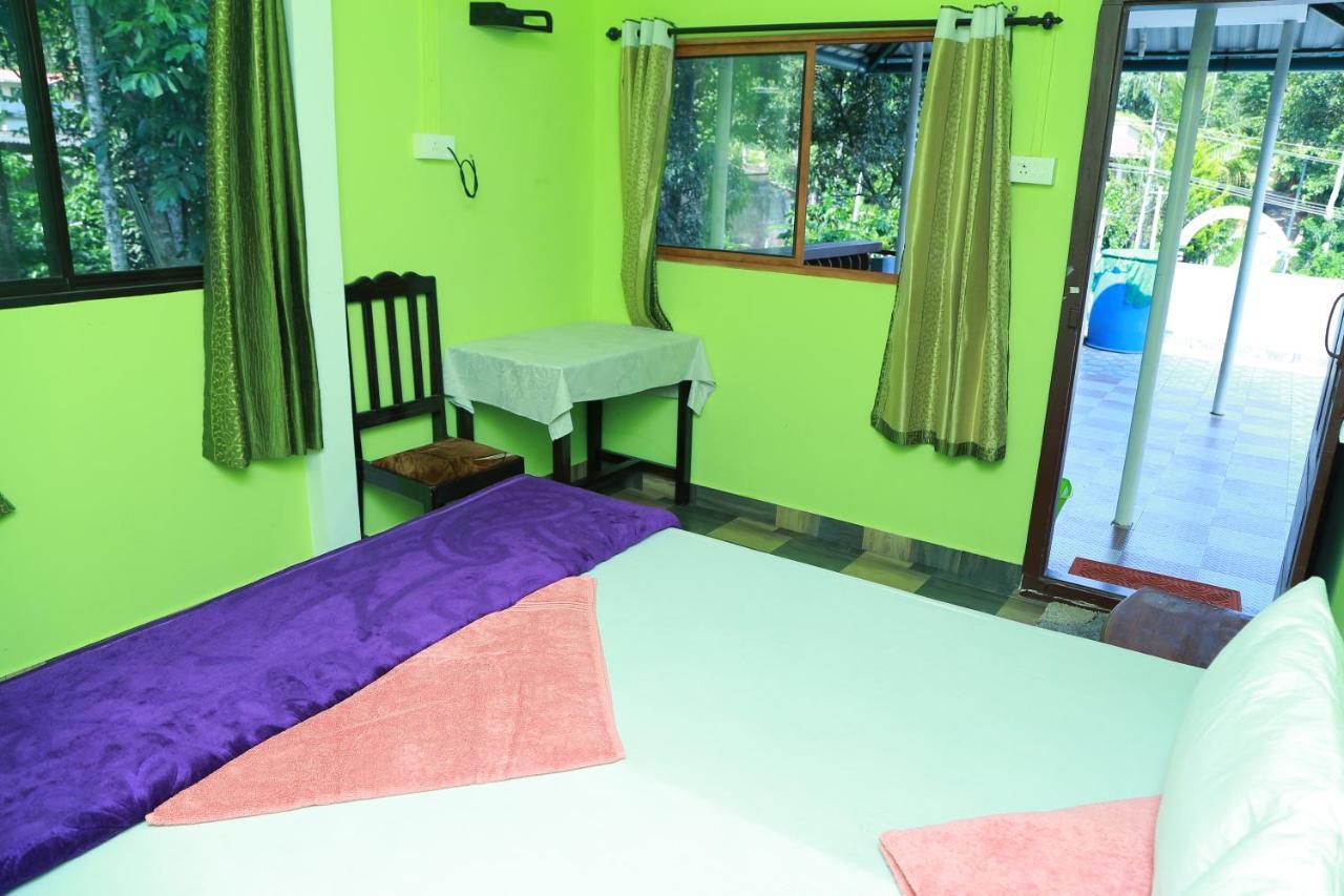 Dean Dale Cottages Thekkady Exterior photo