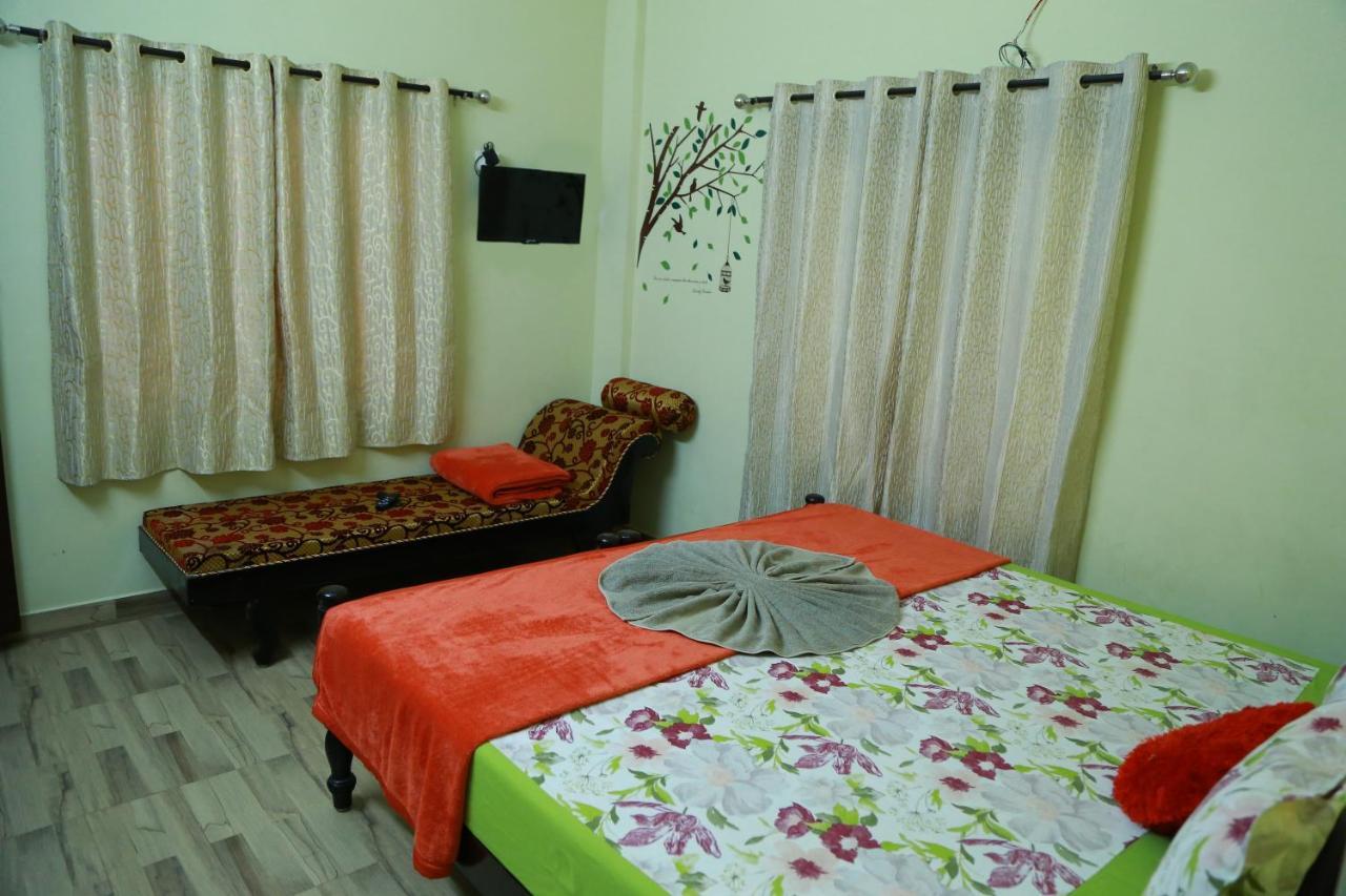 Dean Dale Cottages Thekkady Exterior photo